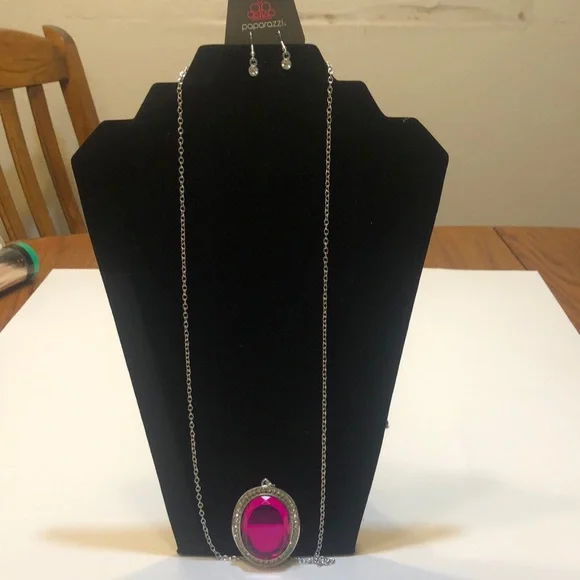 Paparazzi Accessories Reign Them In Pink Necklace Paparazzi REIGN